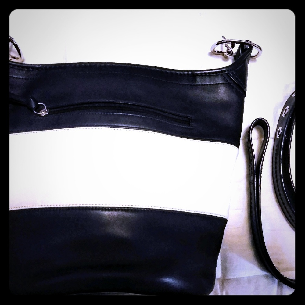 Coach Duffle Shoulder Bag. ***CREED UPDATED***
